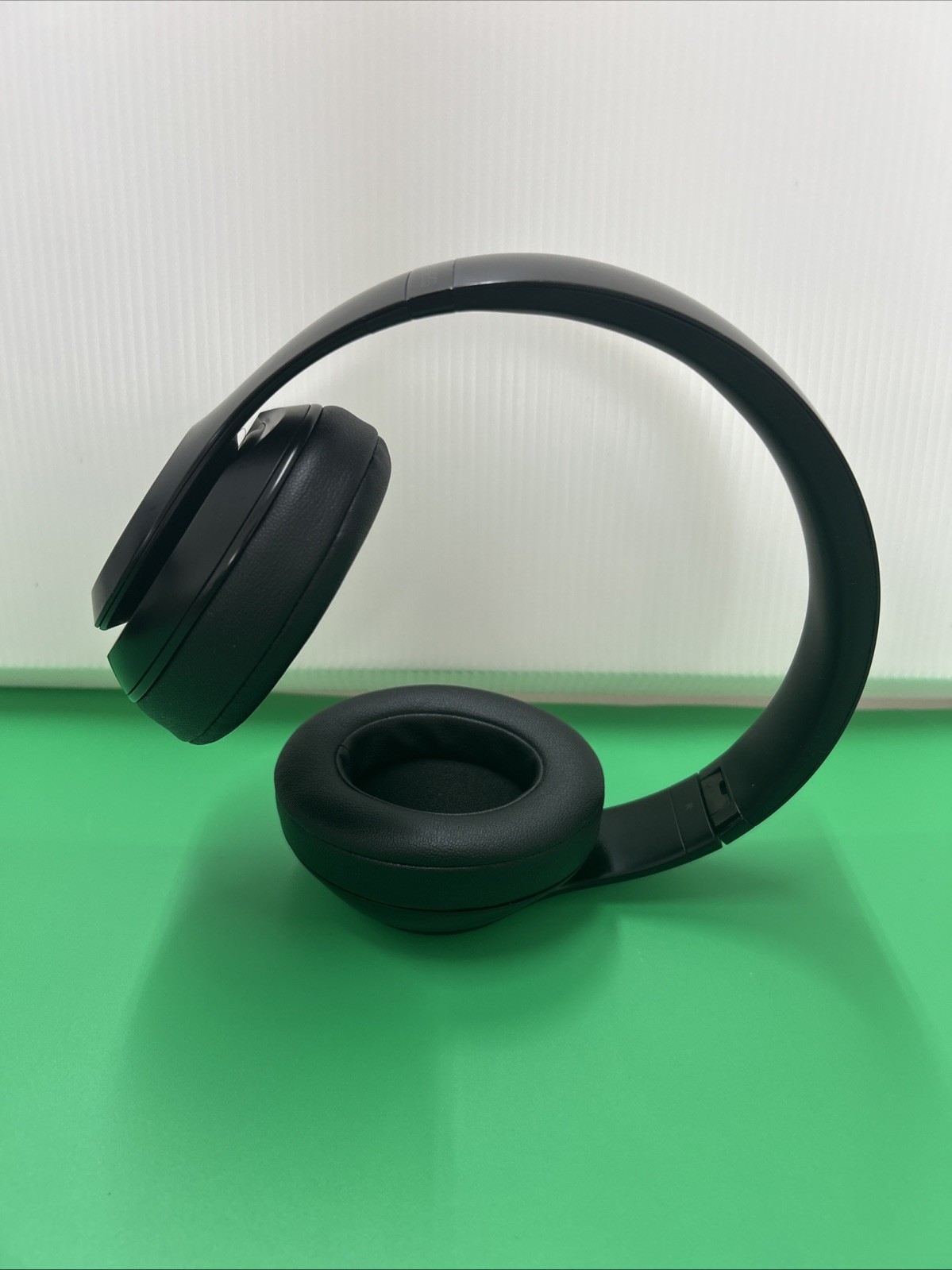 Beats Studio3 Wireless Bluetooth Noise Cancelling Headphones – Black (#9)