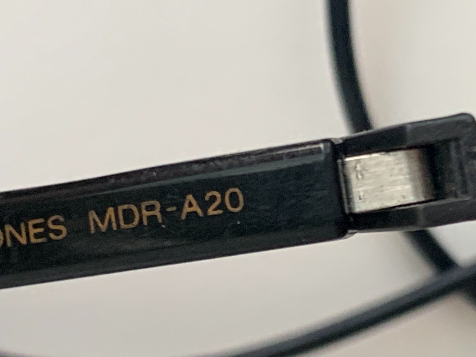 MDR-A 20 headphones, bought them about 10 years ago, never let me down, EXCELLEN
