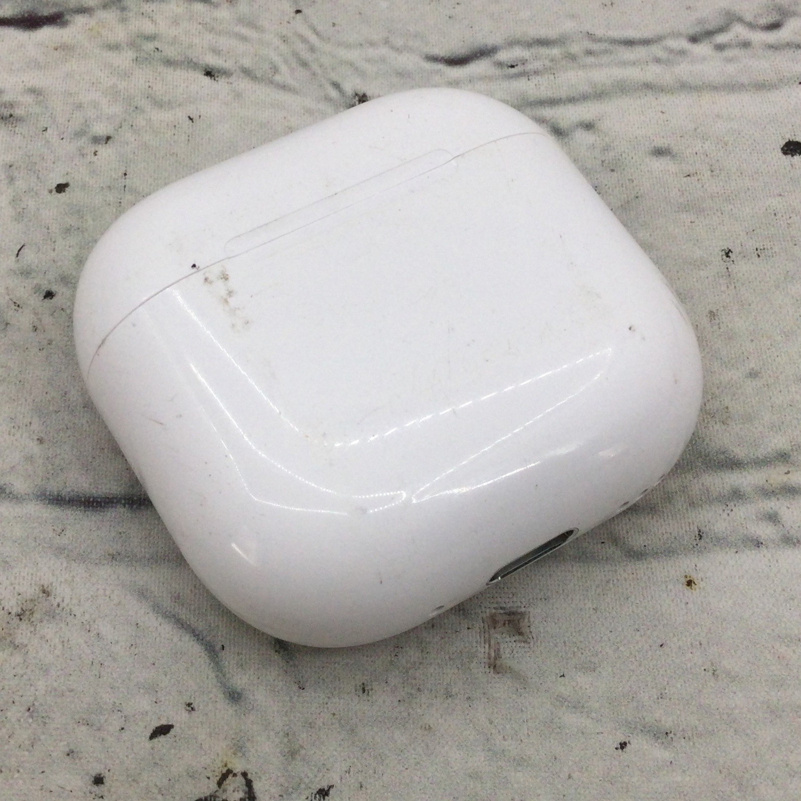Original Apple AirPods 4 With ANC Charging Case A3059 (No AirPods)