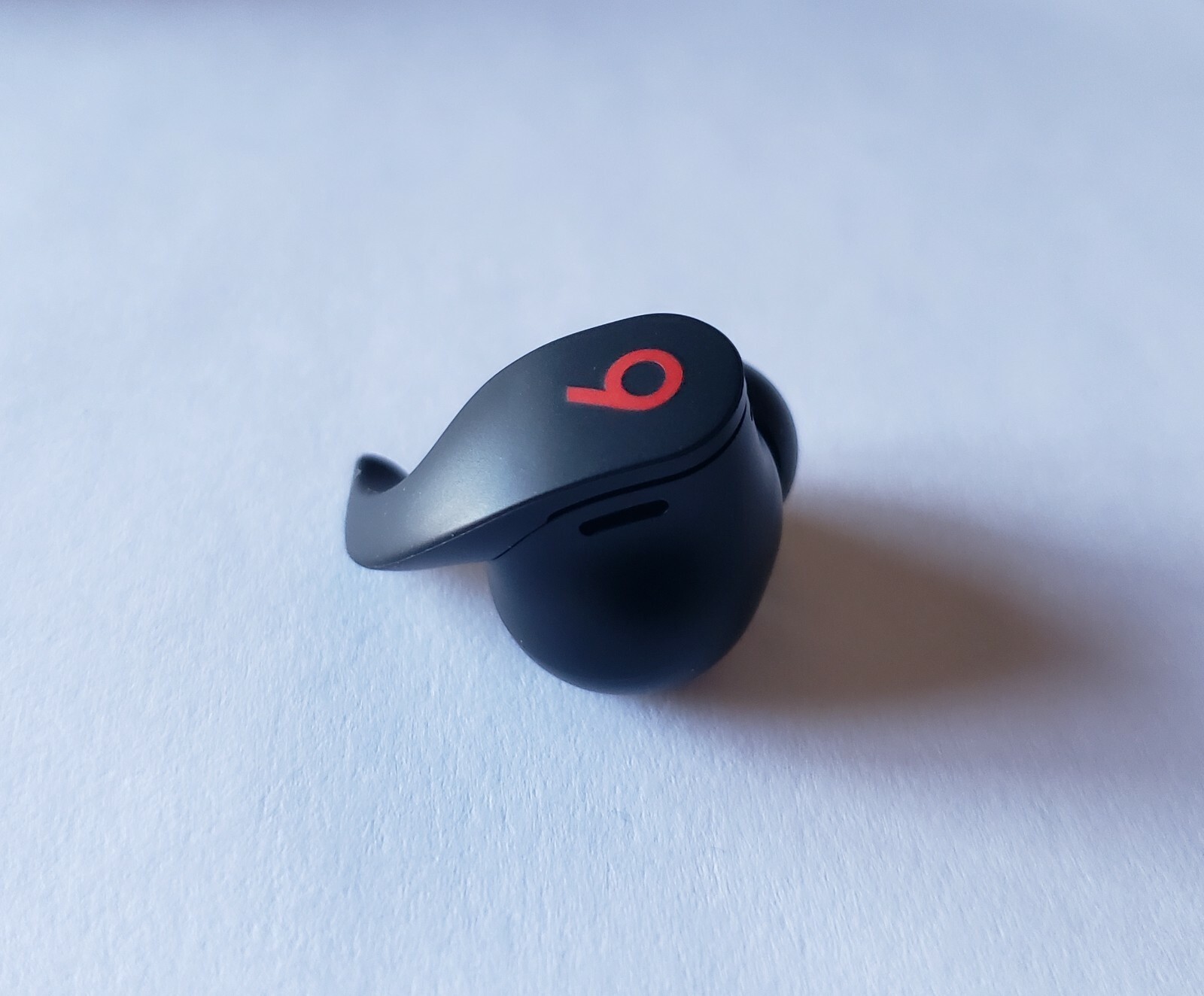 Unused OEM Black Beats Fit Pro True Wireless Earbud RIGHT SIDE ONLY in Bulk Pkg