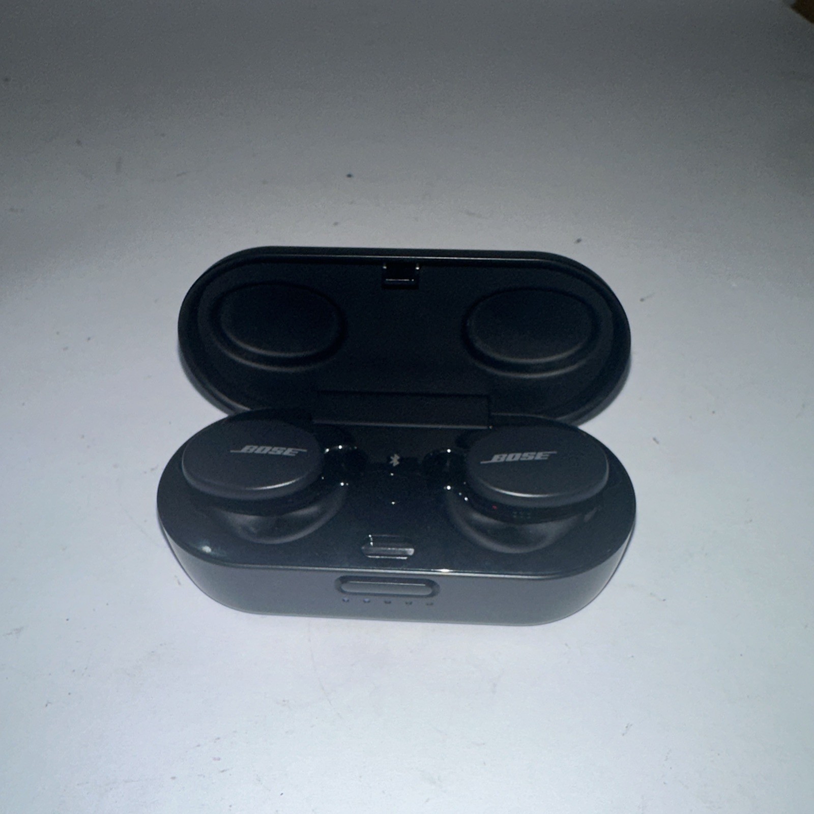 Bose Sport Earbuds with Charging Case Black (427929)Parts Only-Not Connecting