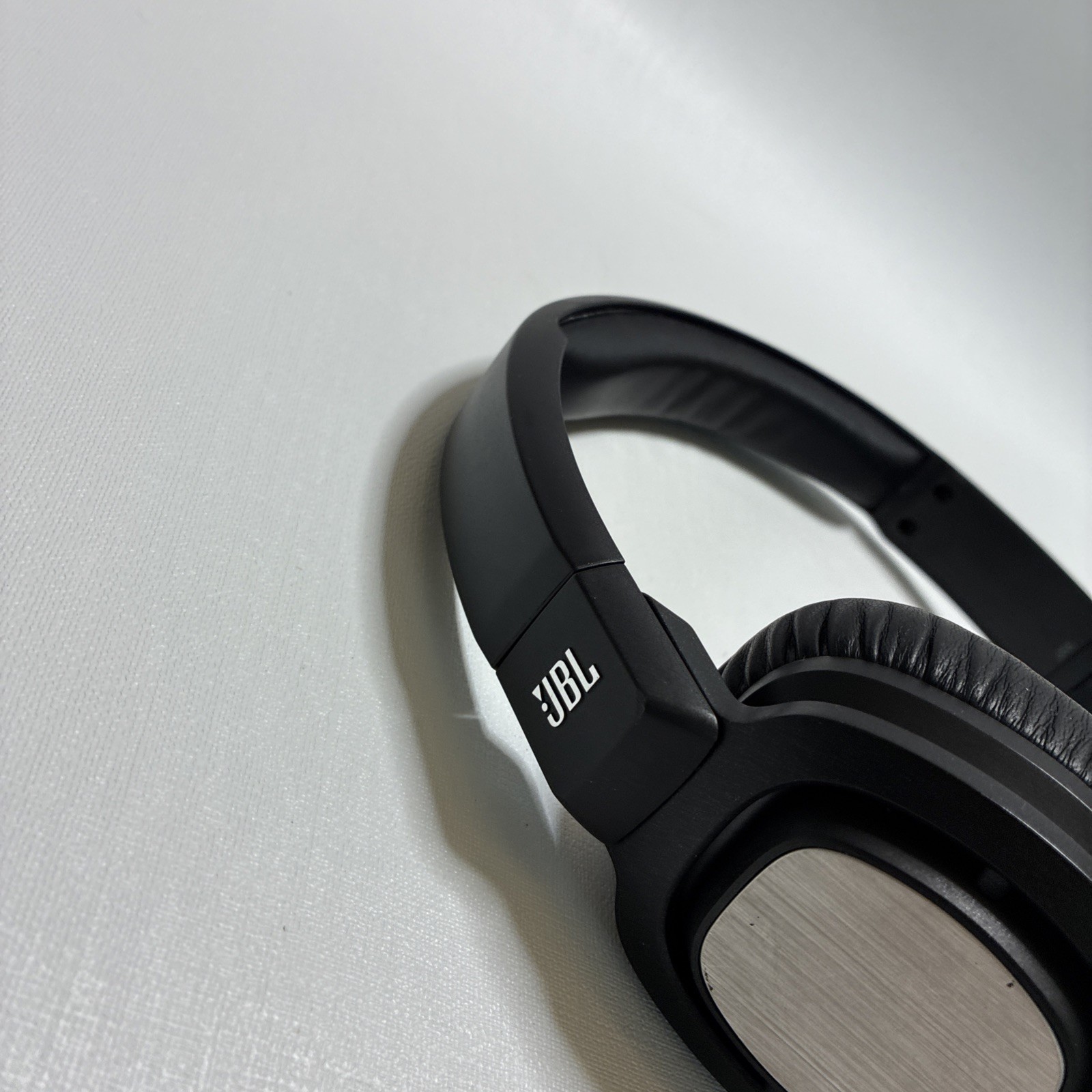 JBL J55 Headband Headphones – Black