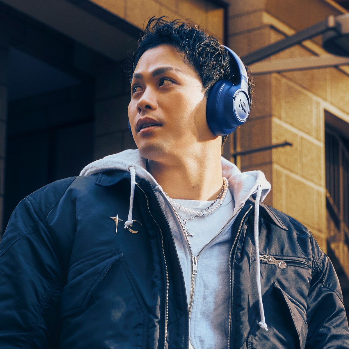 JBL JBL Tune 780NC Wireless Over Ear Noise Cancelling Headphone Bundle with gSp