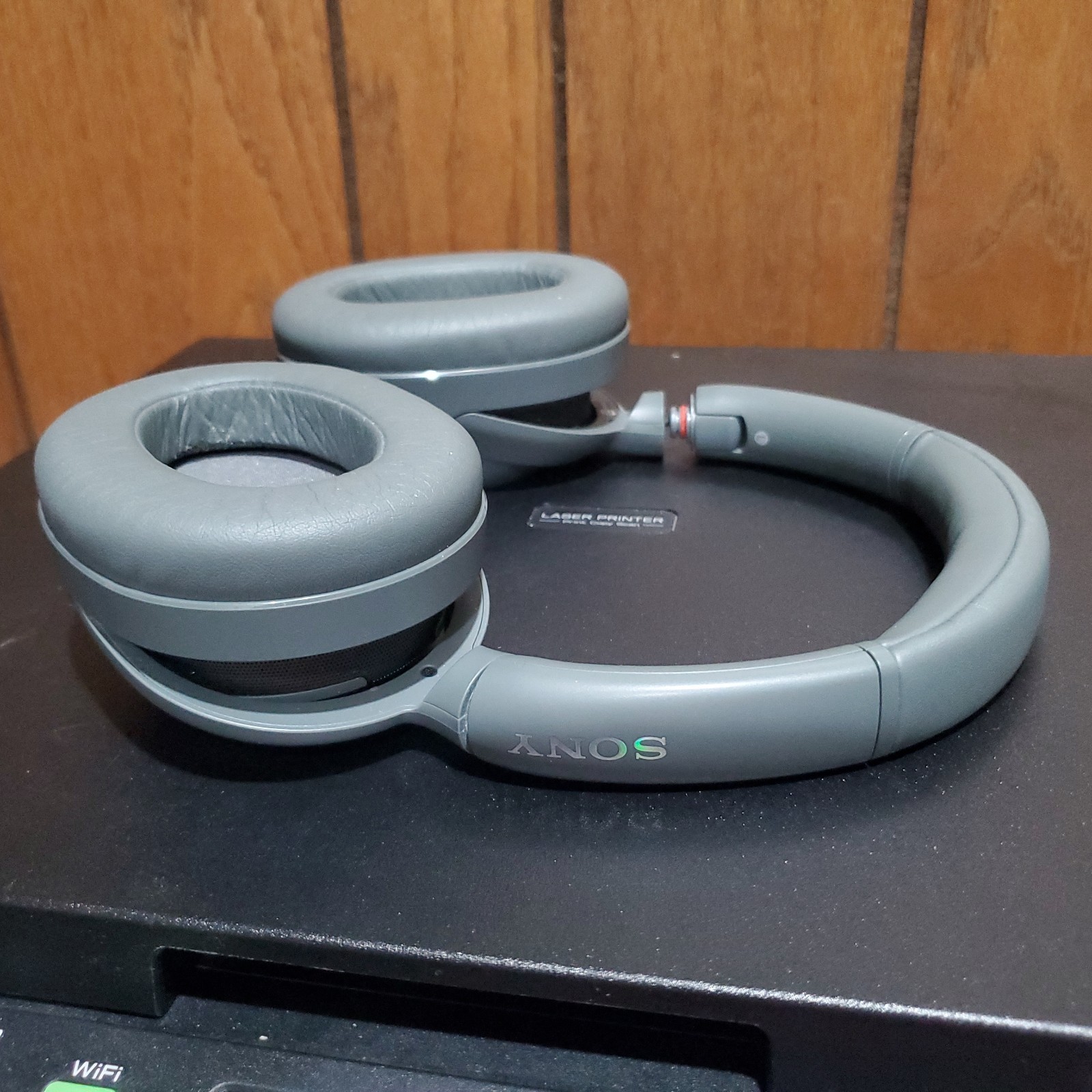 SONY ULT WEAR WHULT900N/H Headphones (For Parts, Fully Functional) Broken Hinge
