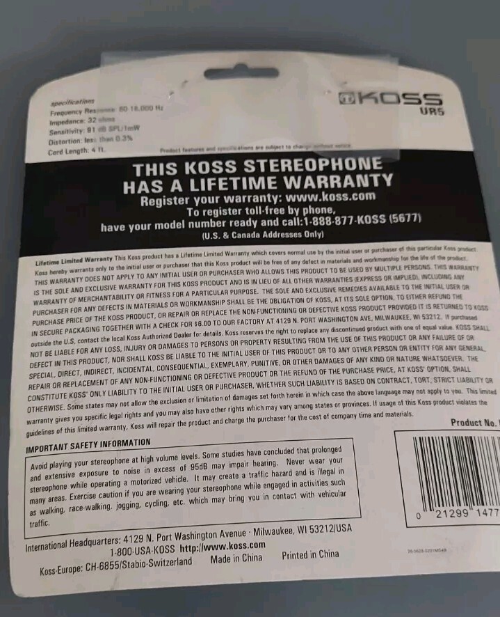 KOSS UR5 Stereo Headphones w/ Extra Ear Cushions NIB. Comes With Extra Jack