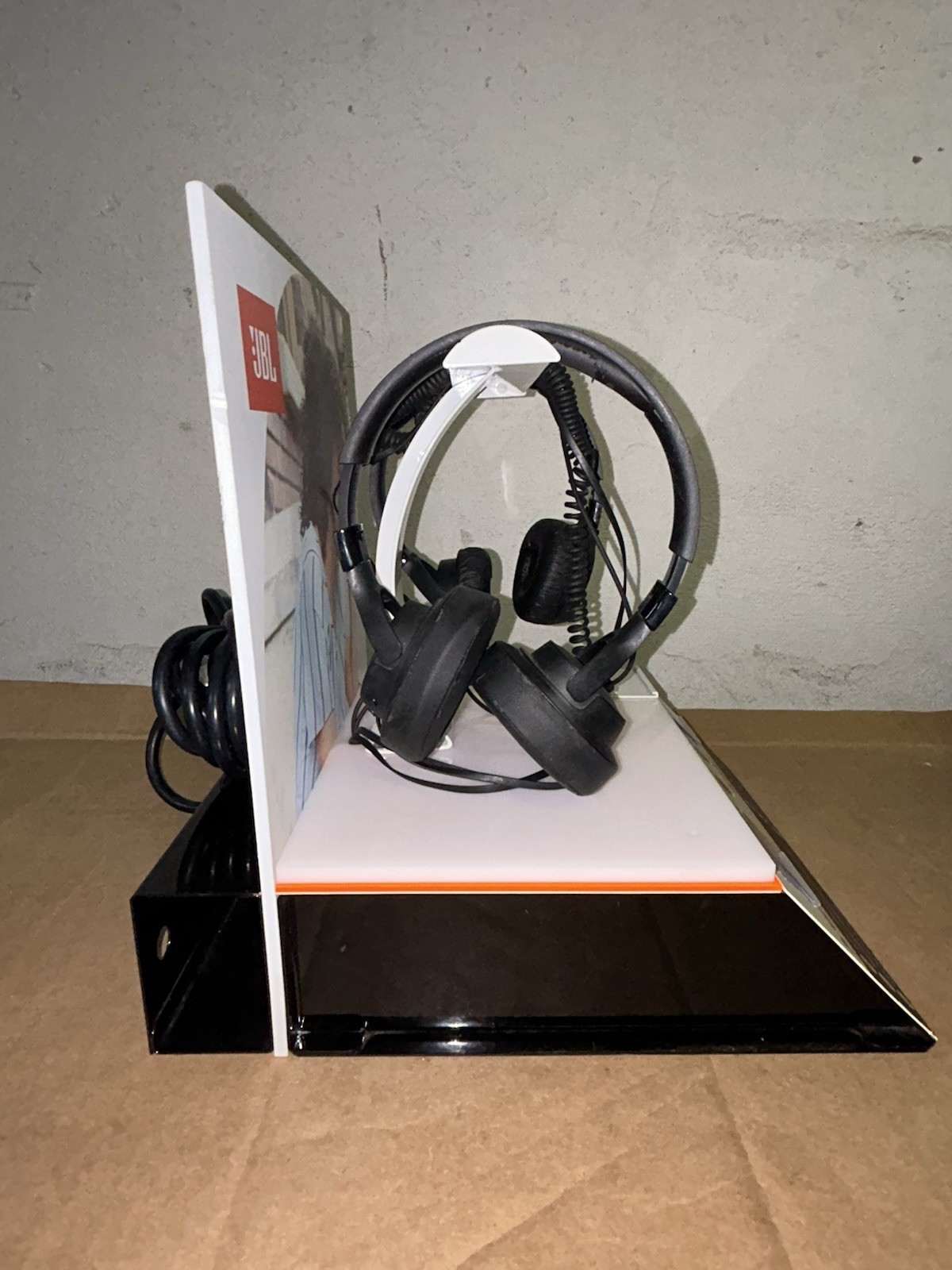 JBL Tune Series 600BTNC & 750BTNC Headphone Display Store Model Tested & Works