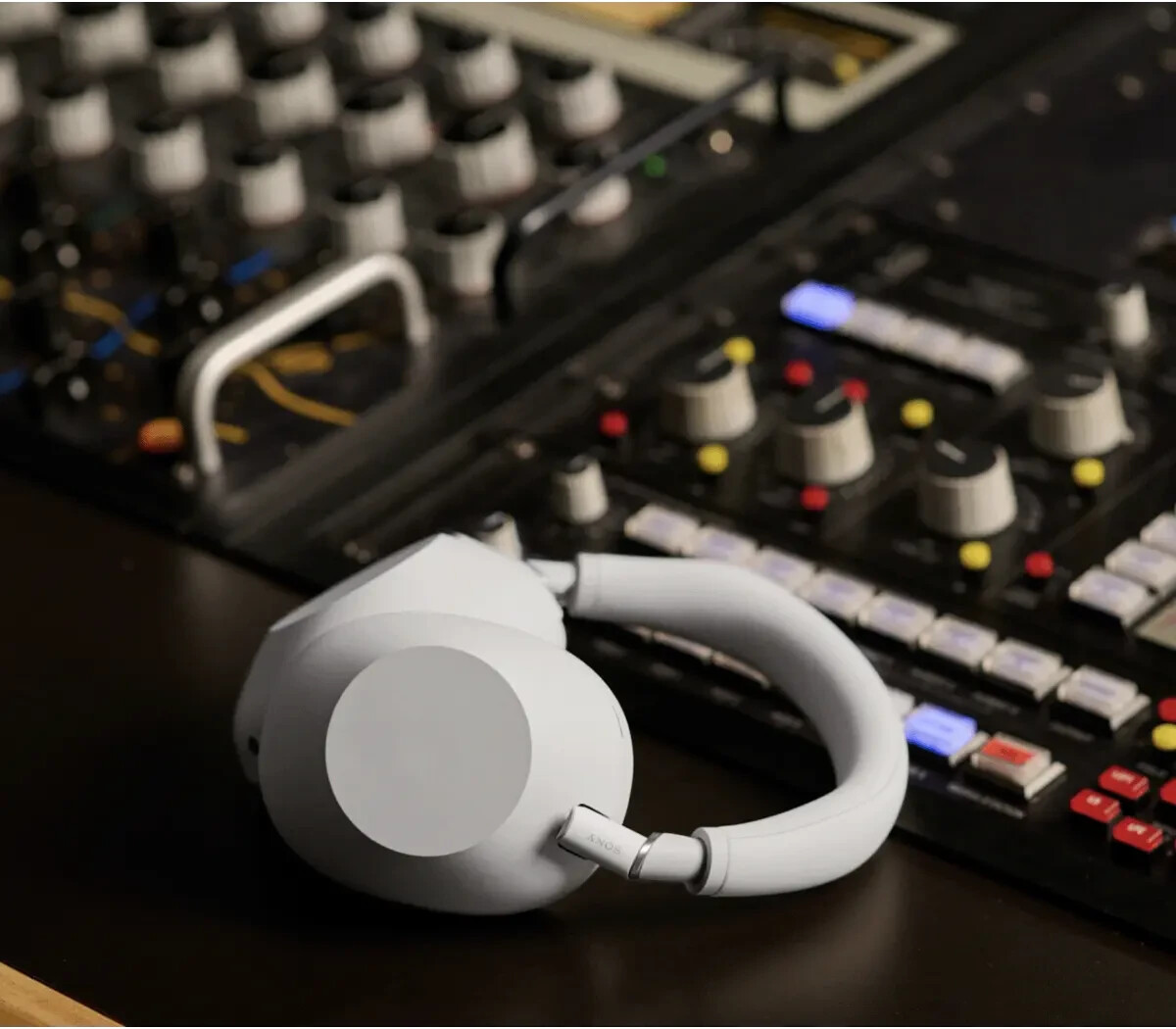 Sony WH-1000XM6 Best Wireless Bluetooth Noise Canceling Headphones (Platinum)