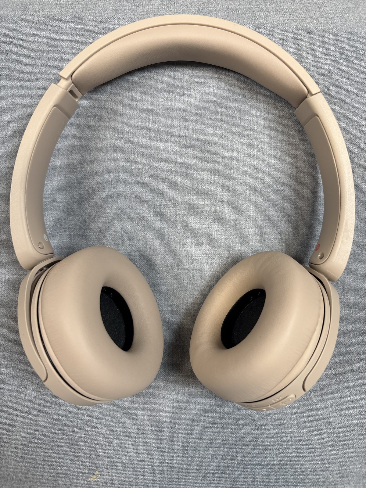 Sony WH-CH520 Wireless Bluetooth On-Ear Headphones Beige WHCH520 Mic