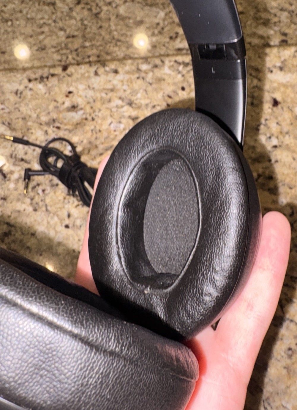 Beats by Dr. Dre Studio3 Wireless Bluetooth Over-Ear Black w/ Case & Cables