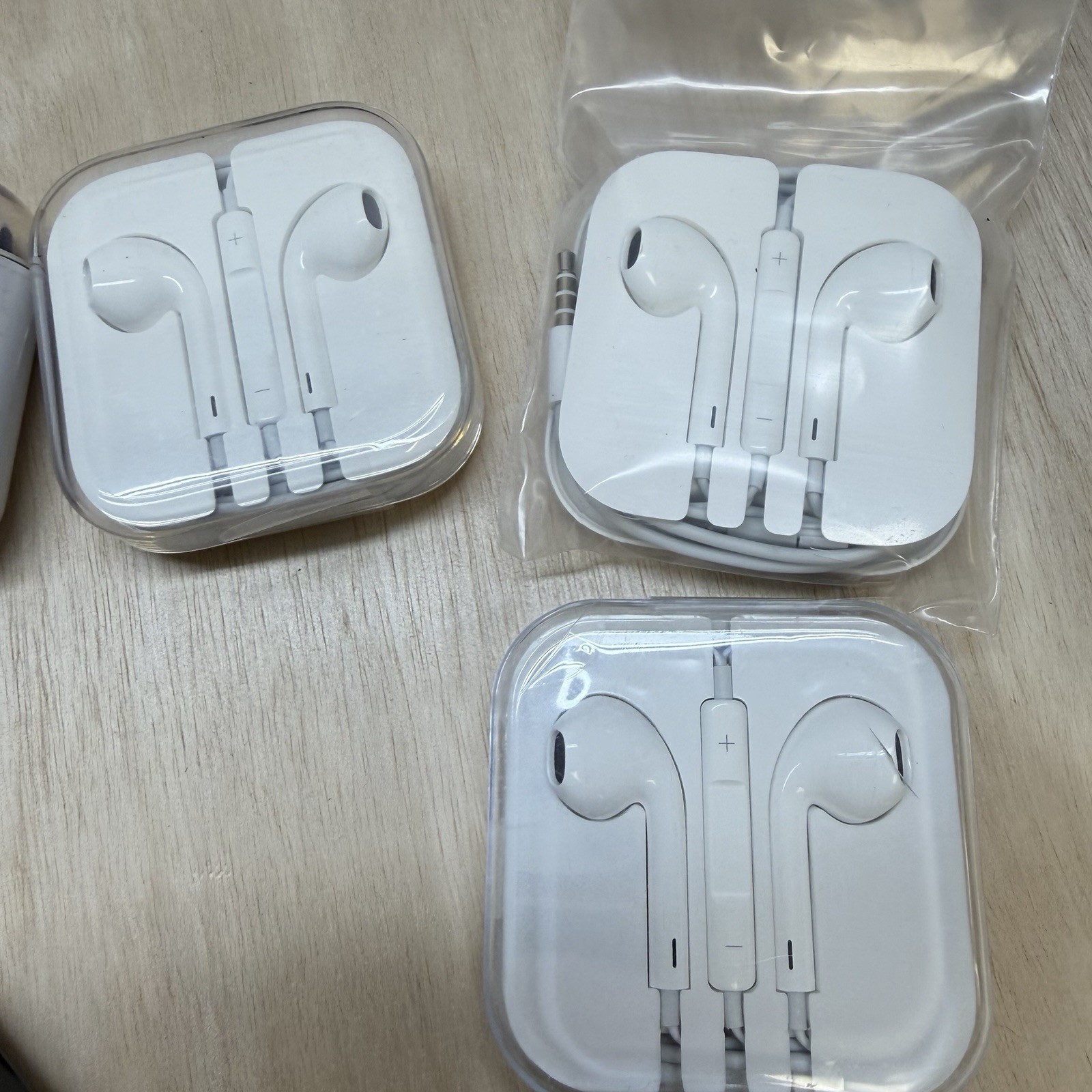 Wired Wireless Earbuds Mixed Lot of 11 JBL Apple Peloton Unbranded