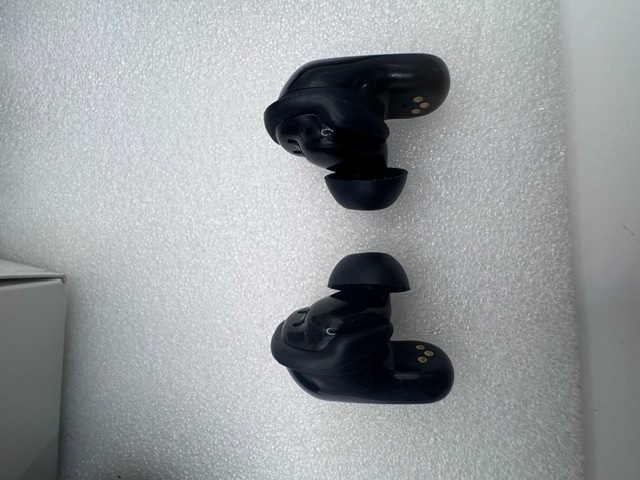 Bose QuietComfort Ultra Earbuds Noise-Cancelling Earbuds Black/Gray – Excellent