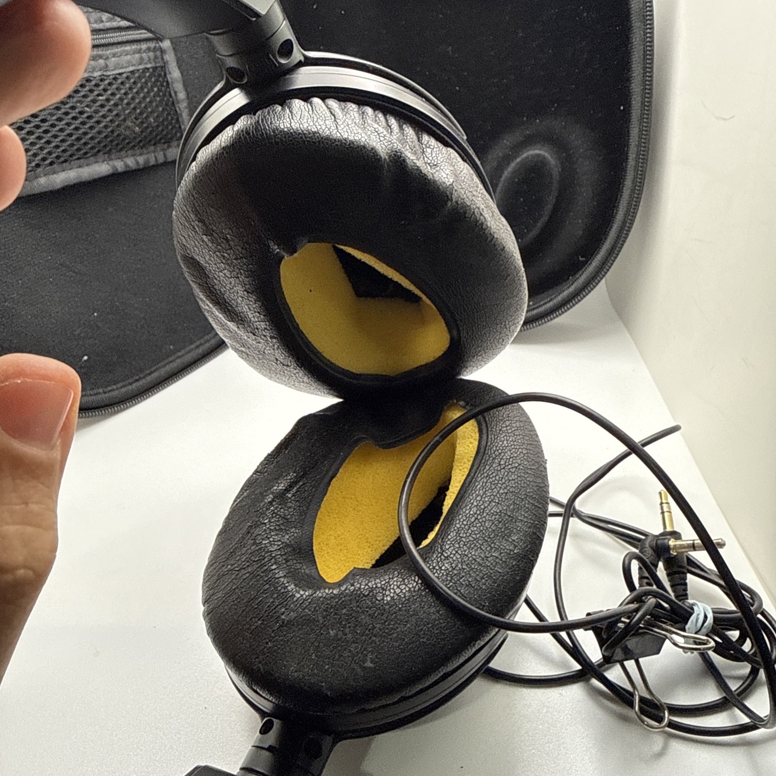 Audio-technica Ath Anc7b Quietpoint Active Noise Canceling Headphones