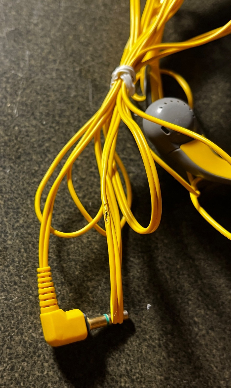 Sony Sports MDR-A30G Gray Yellow Wired In-Ear Headphones – 1 speaker no sound