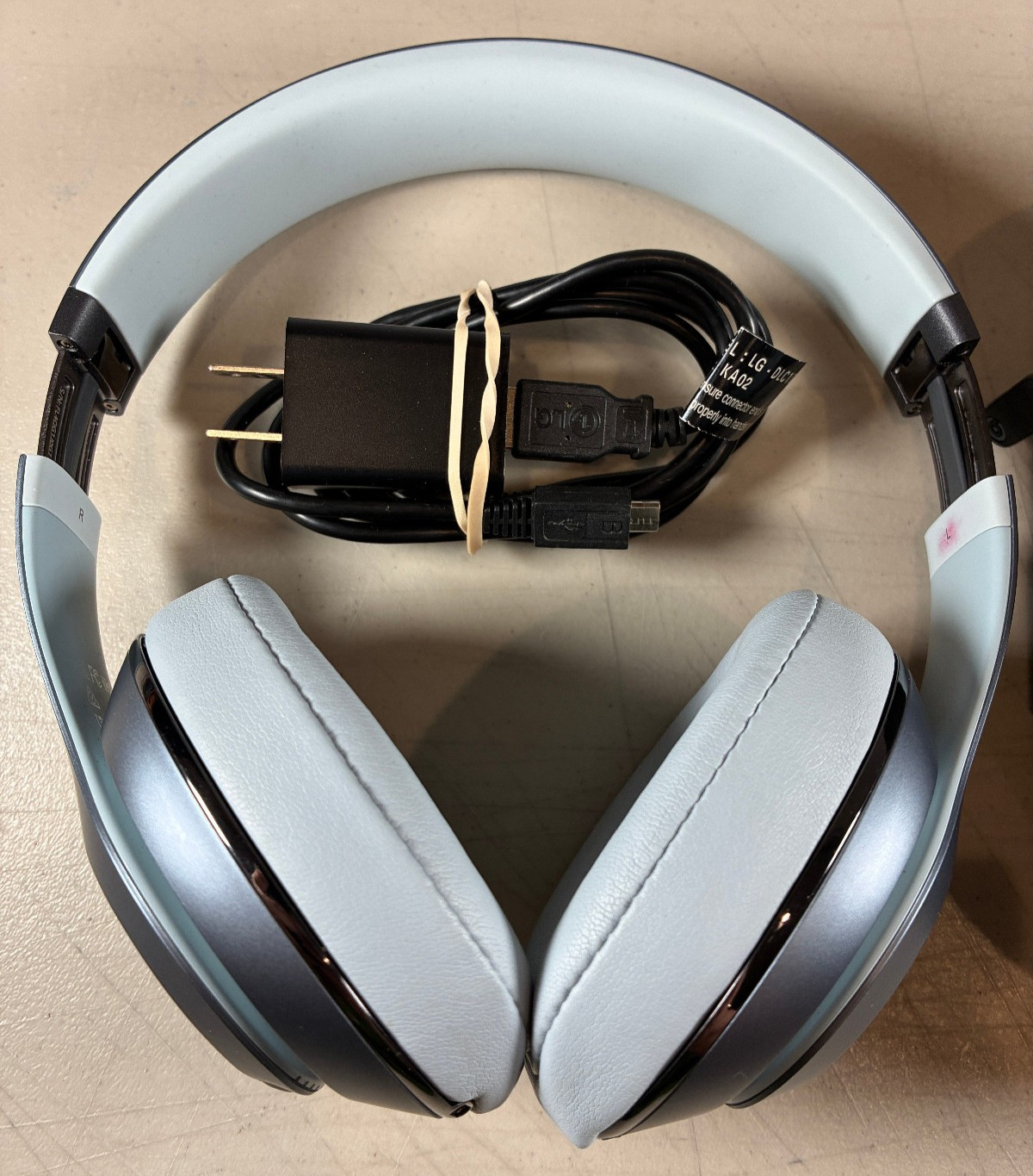 Beats by Dr Dre Studio 2.0 B0500 Blue Headphones Bundle w/ Case Cord Charger