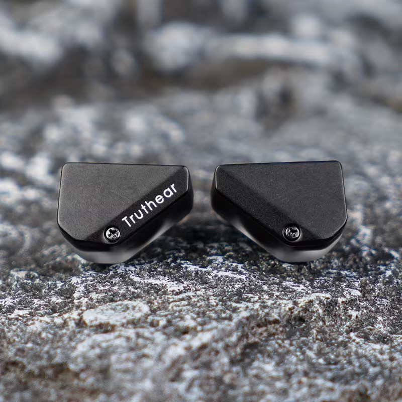 HEXA 1DD+3BA Hybrid Earphones with 0.78 2Pin Cable Earbuds