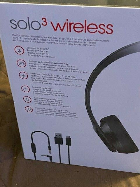 Beats by Dr. Dre Beats Solo3 Wireless On-Ear Headphones Gloss Black