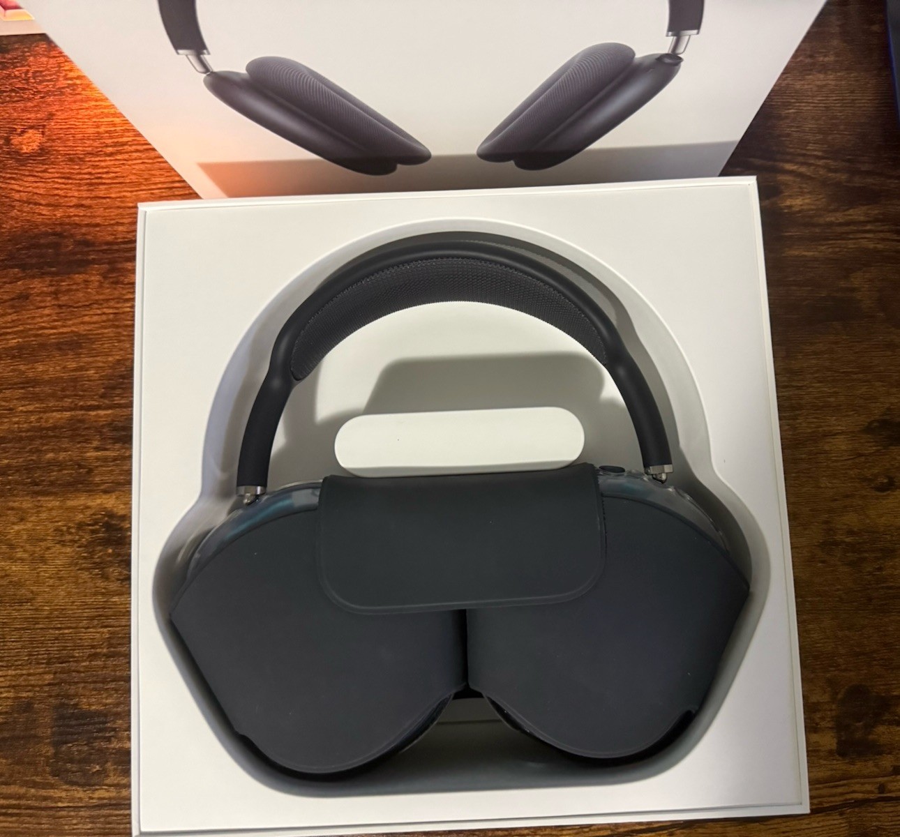 Apple AirPods Max Midnight Bluetooth Headphones w/ Smart Case
