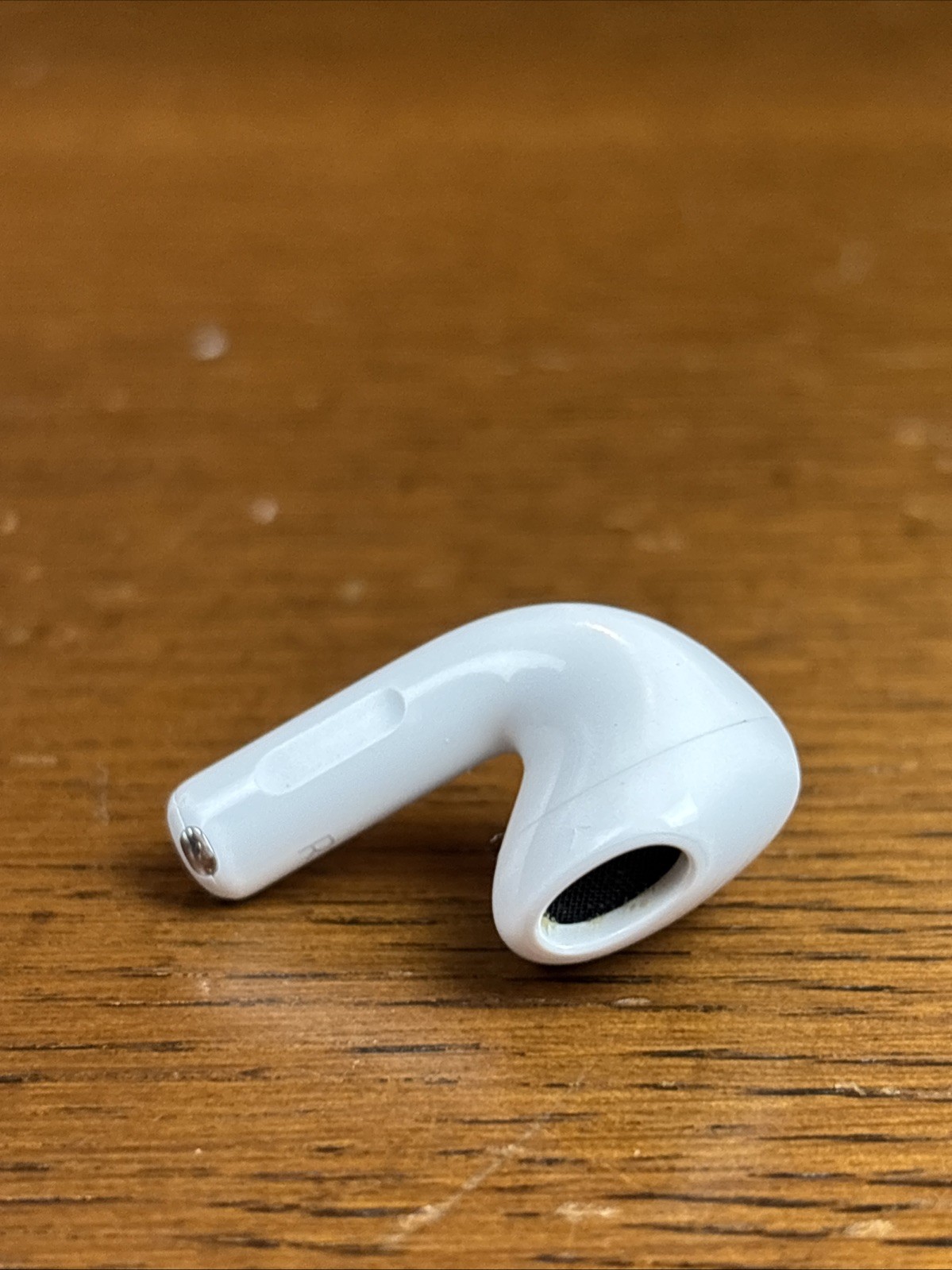 Apple AirPods 4 Replacement: Right Side AirPods A3050 (Without ANC) – Excellent
