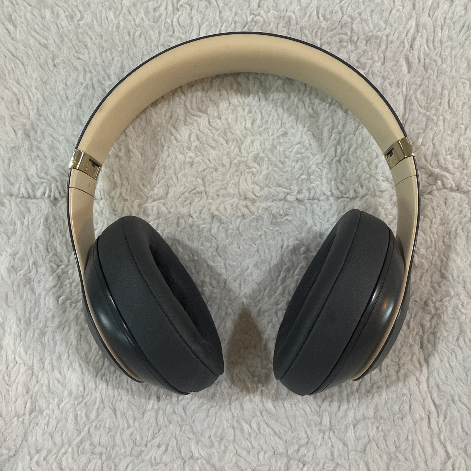 Beats by Dr. Dre Studio3 Wireless Headphones – Shadow Gray With Case