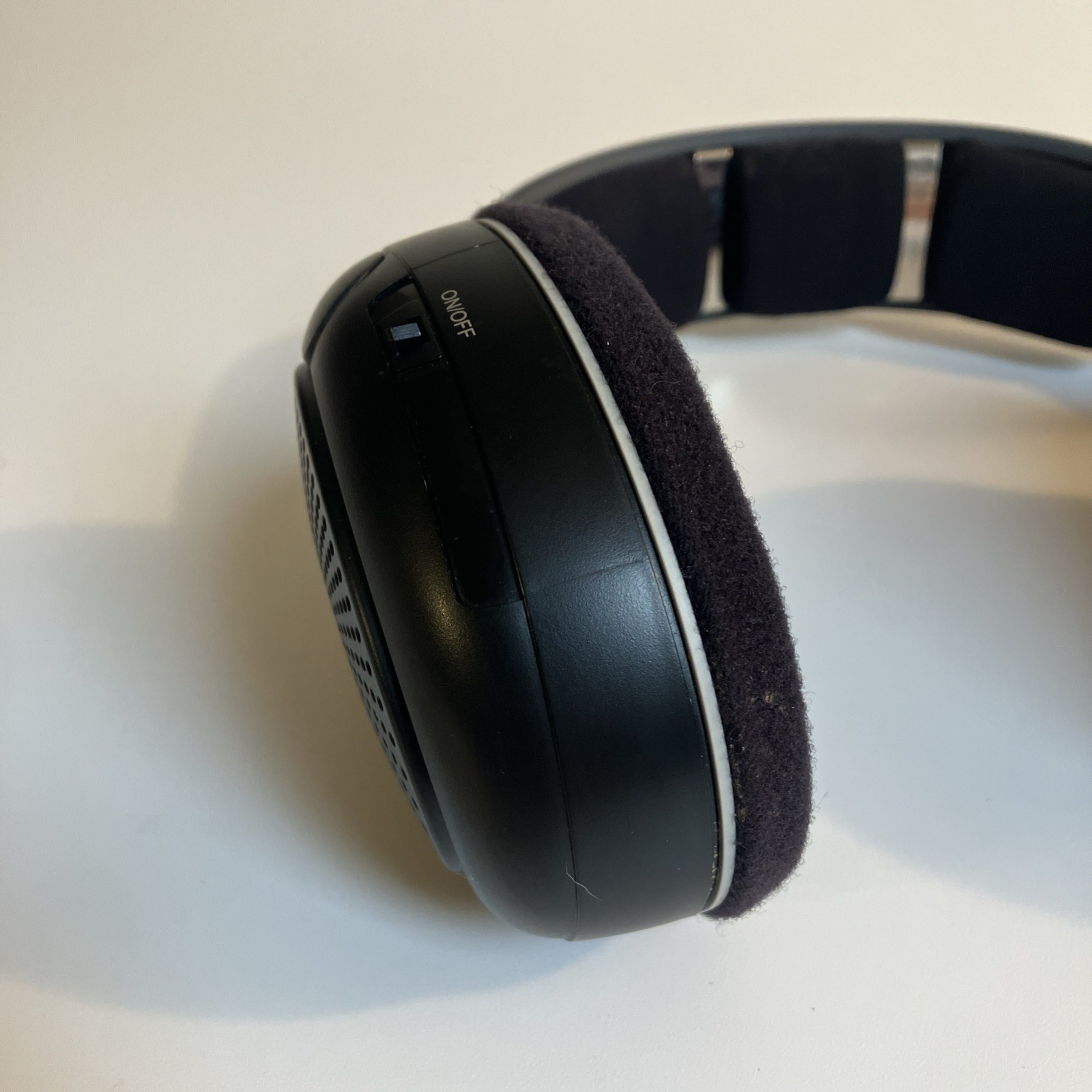 Sennheiser HDR 135 Wireless Headphones, TR135 Charging Dock Base & Manuals Works