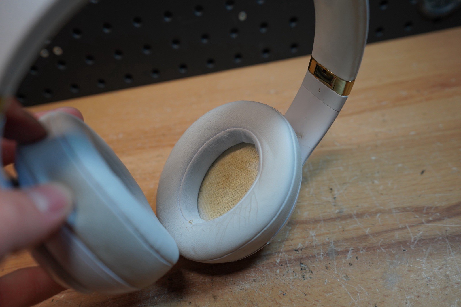 (O) Beats by Dr. Dre Studio3 Wireless Noise Cancelling Headphones