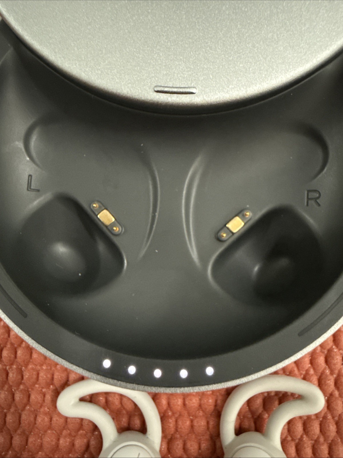 Bose Noise Masking Sleepbuds Wireless Earbuds White 424611 Untested