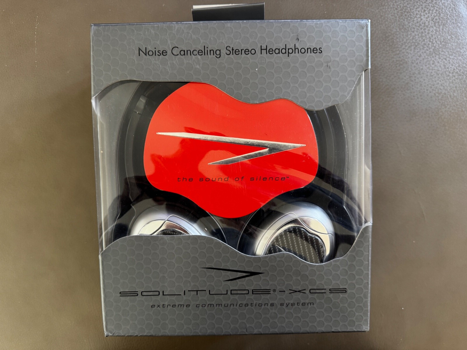 Solitude Xcs Noise Cancelling Headphones & Carrying Case