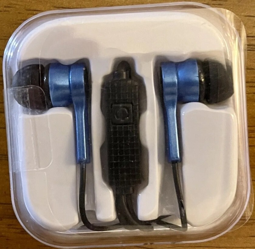 NEW Lot of 12 CT Tek CTTEKSTE Stereo Earphone with Microphone(10)