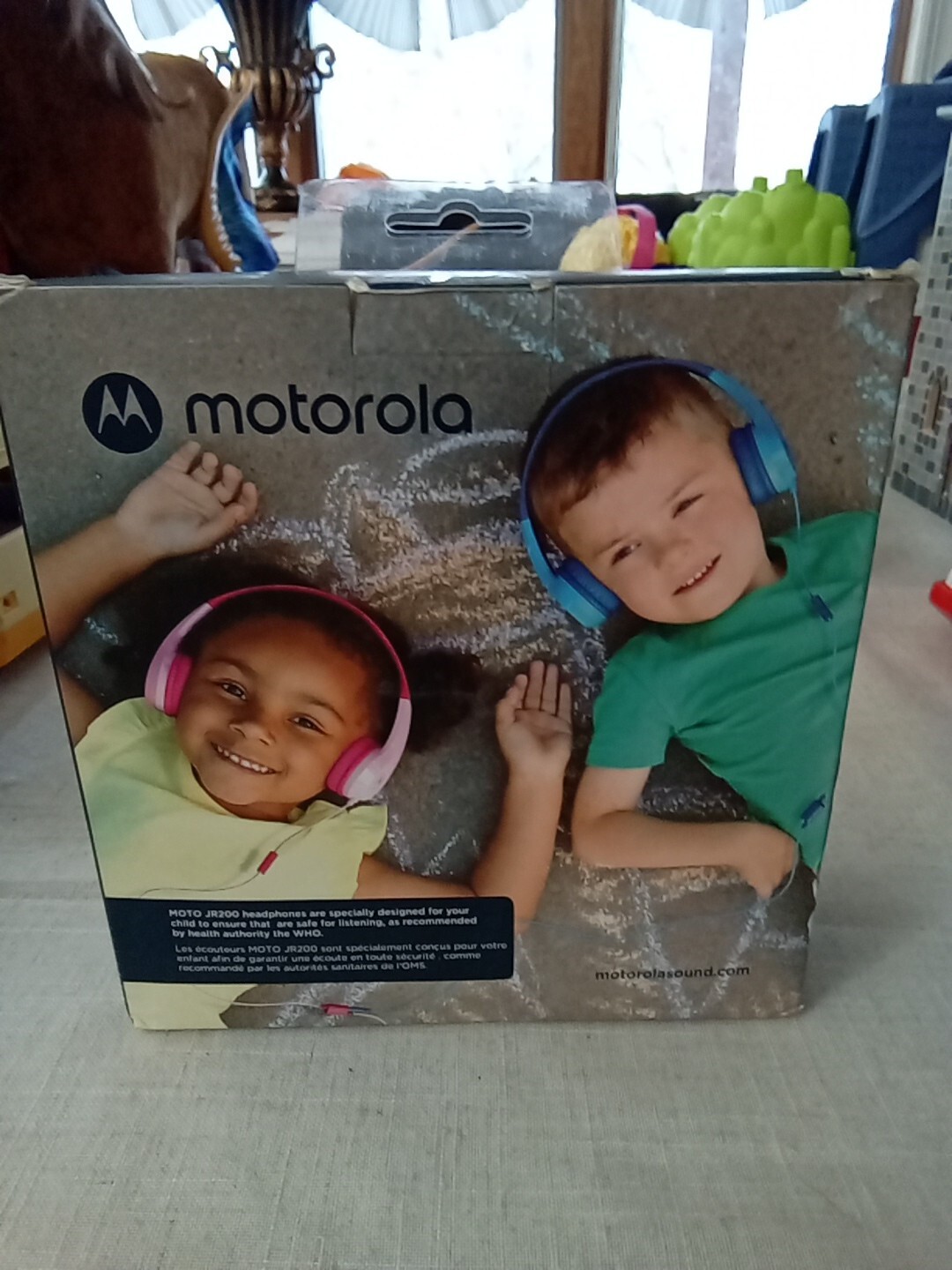 MOTOROLA JR200 BLUE KIDS WIRED Headphones, new sealed, us seller.