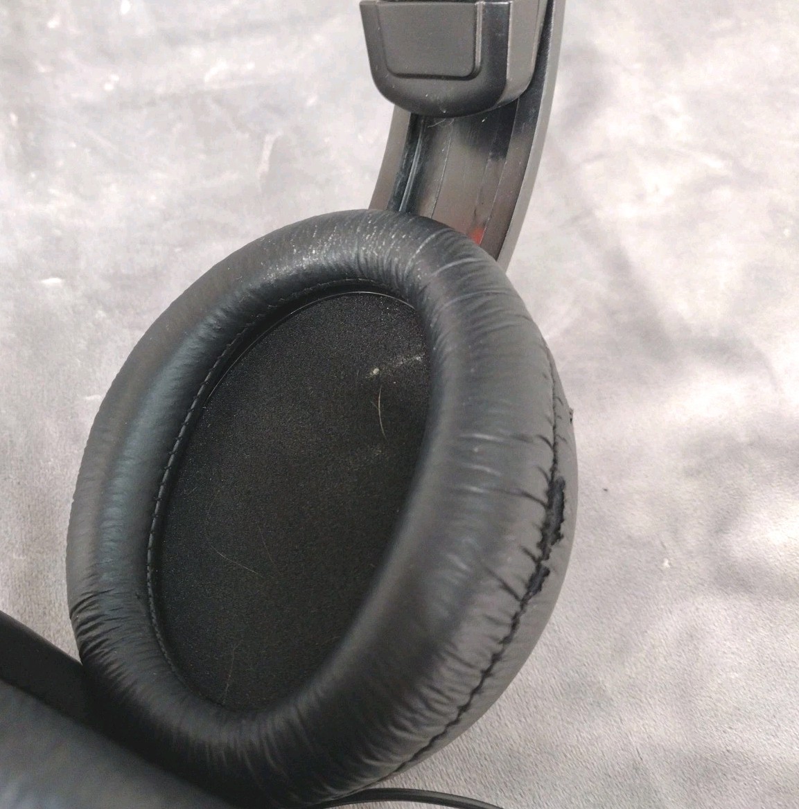 Koss SB40 ClearCom Headset – Black – with Dual 1/8″ 3.5mm Audio Jacks – Tested