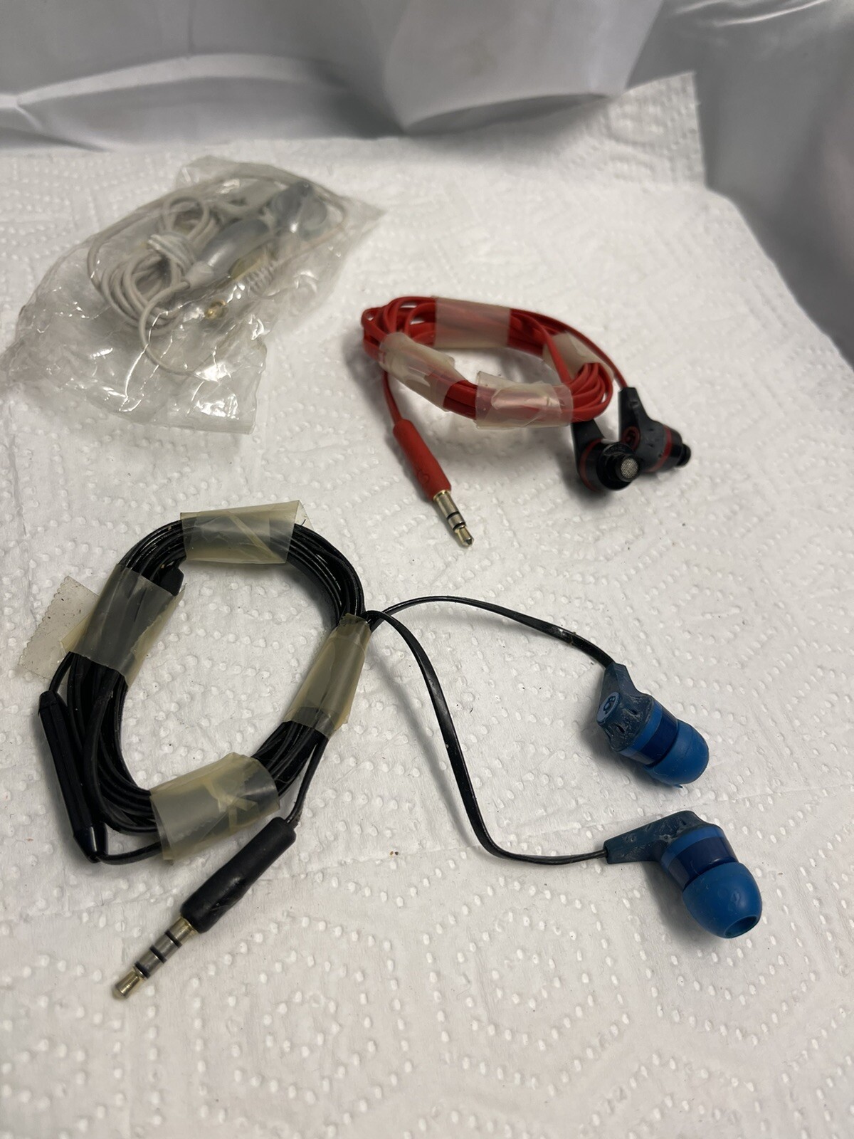 iPod Charger Wires / Headphones Also ! / Please Read the Description!!!