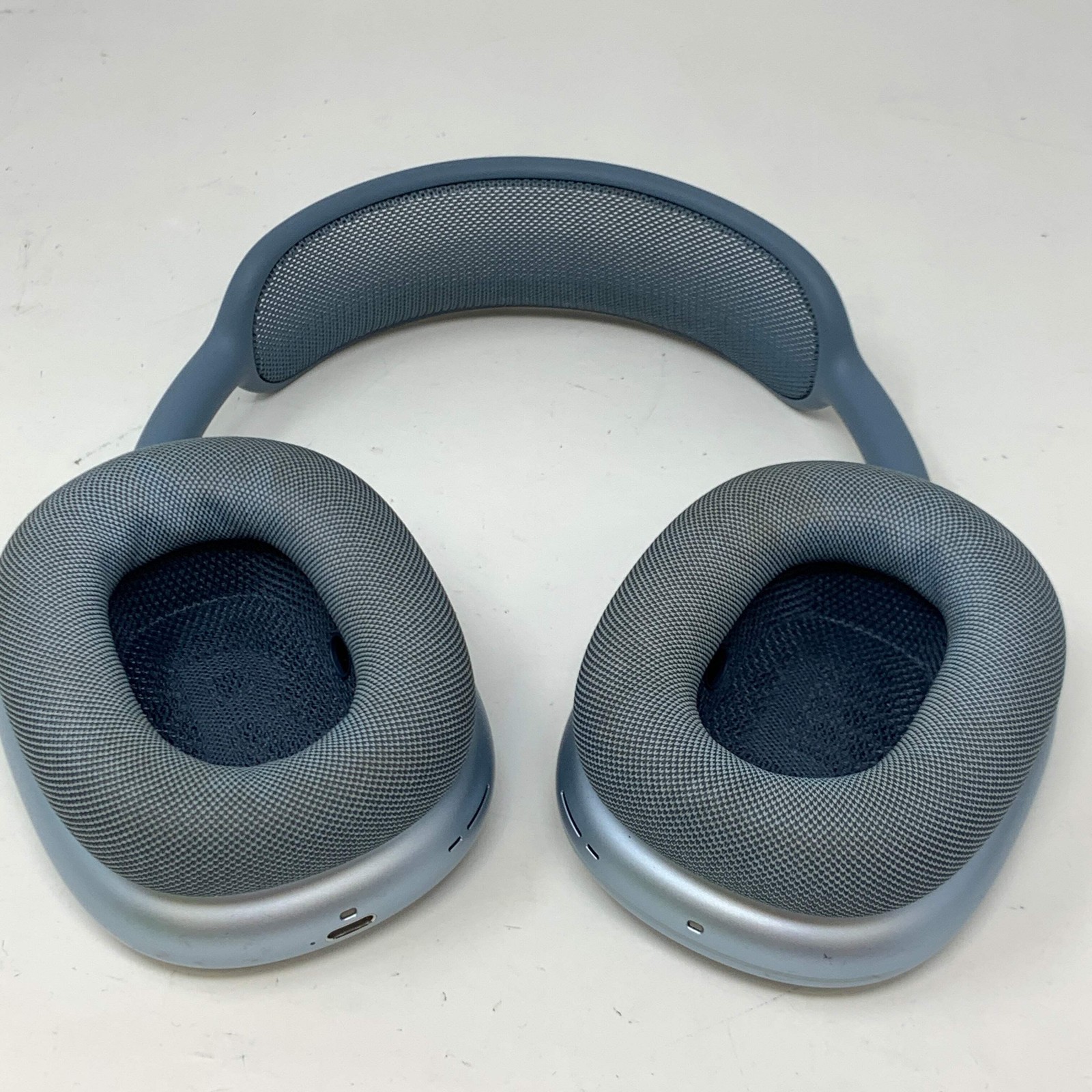 Apple AirPods Max USB-C Wireless Over-Ear Headphones Blue MWW63AM/A