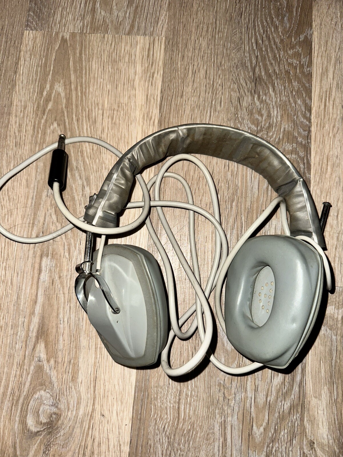 #6S Realistic Stereo Headphones