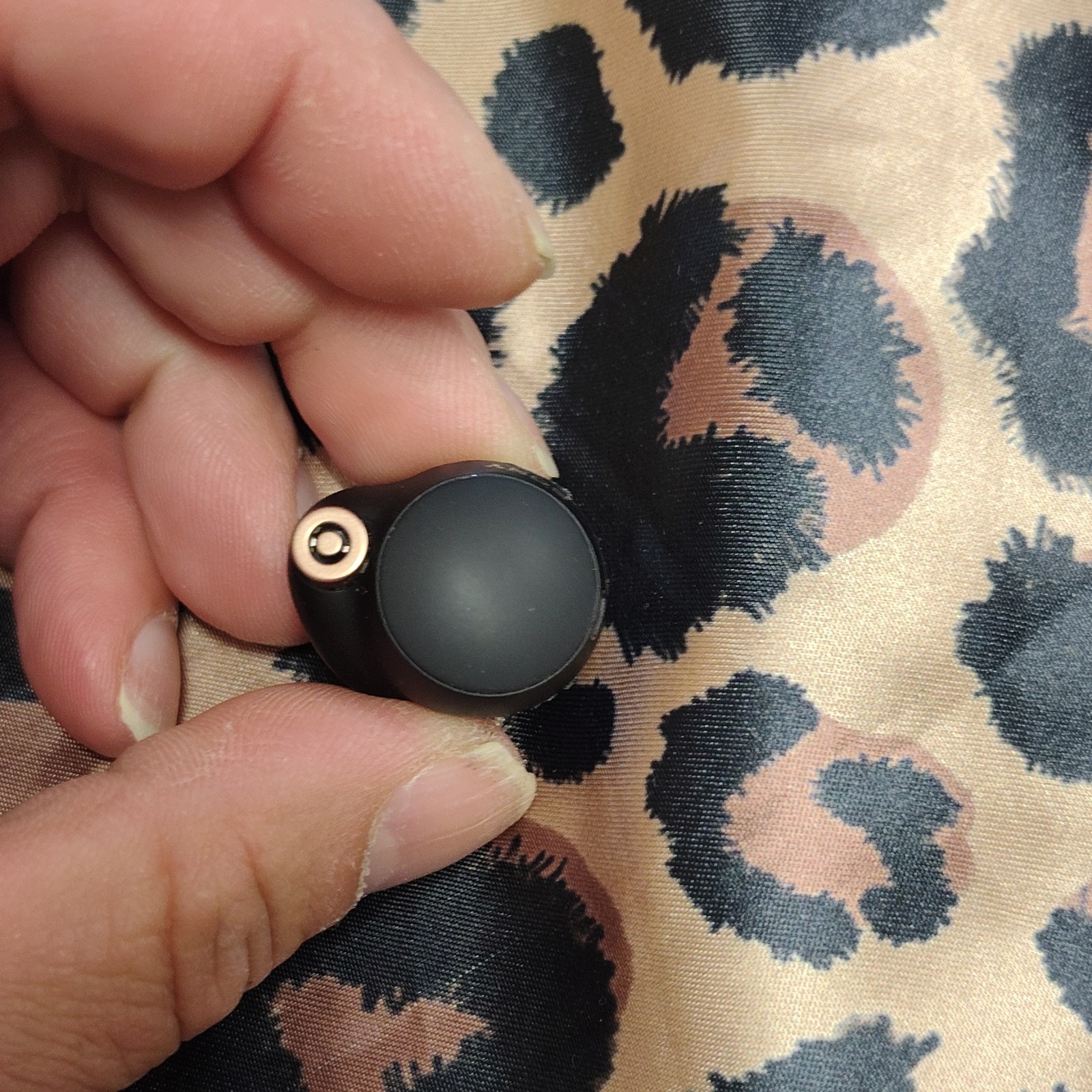 Sony WF-1000XM4 Earbuds For Parts Or Repair