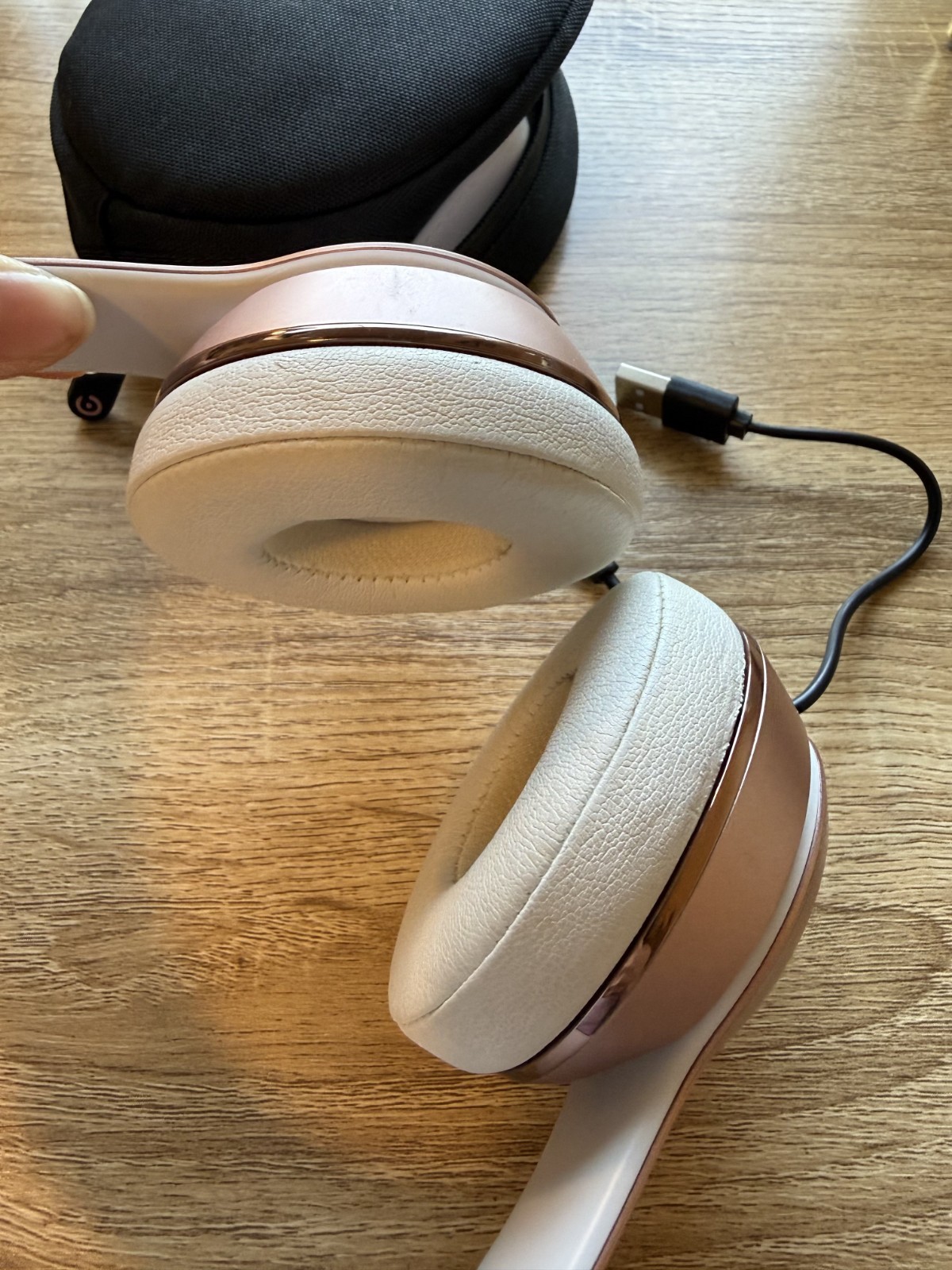 Beats by Dr. Dre Beats Solo3 Wireless On-Ear Headphones – Rose Gold (Used)
