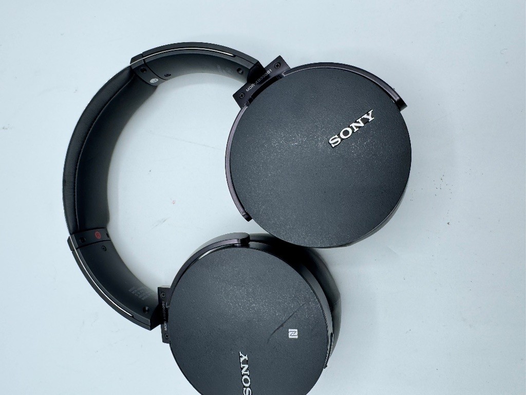 Sony MDR-XB950B1 Extra Bass Wireless Bluetooth Over-Ear Headphones Black