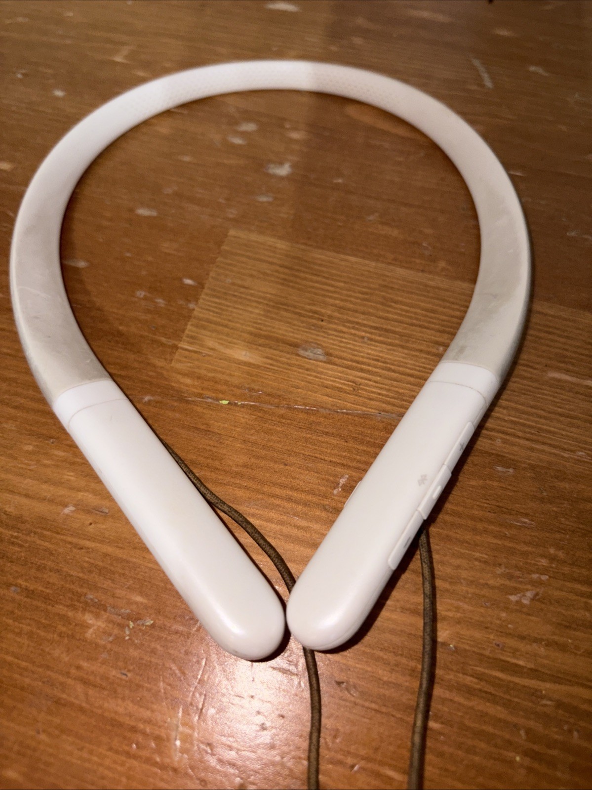 JBL Live200BT Wireless In-Ear Neckband Headphones Tested Works Fast Shipping