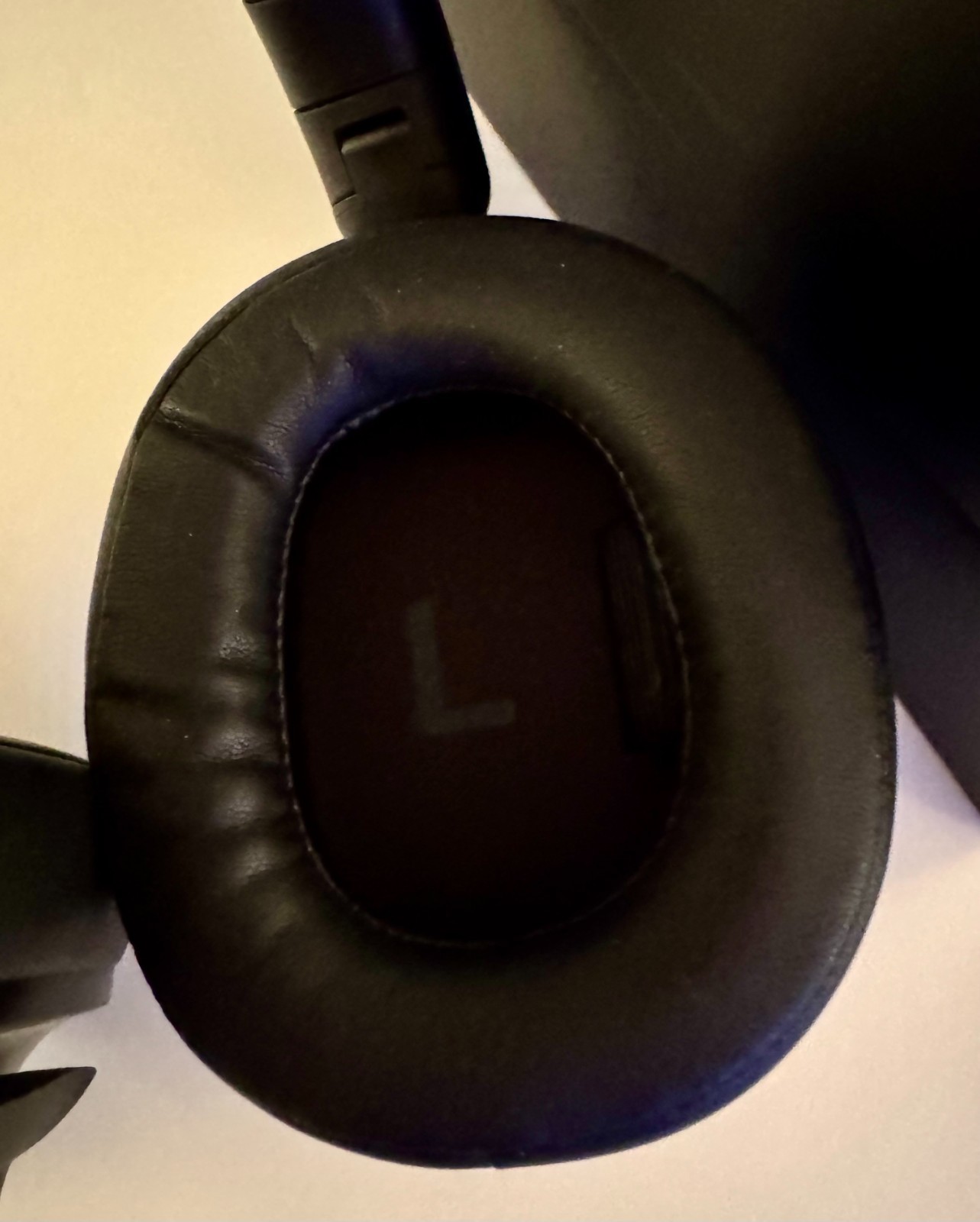 Heavy’s H1H Wireless Bluetooth Headphones Open Box Complete w/ Case & Accessorie