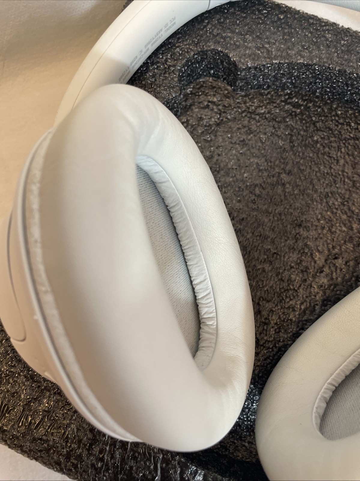 Sony Noise Canceling Wireless Headphones (Model # YY2966 WH-CH720N) TESTED Works