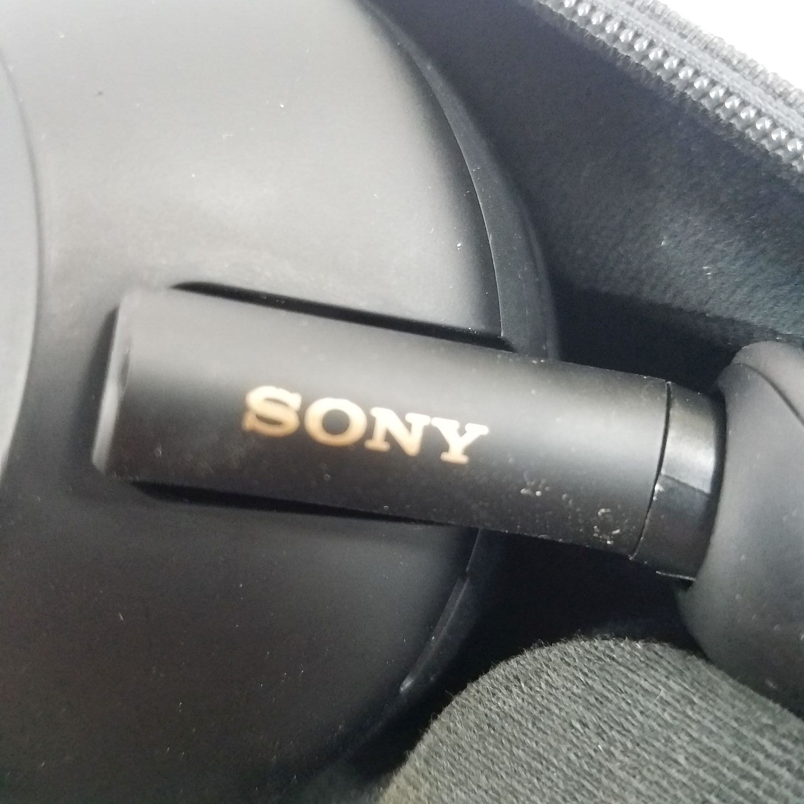 Sony WH-1000XM5 YY2954 Wireless Noise Canceling Headphones Case Working Black
