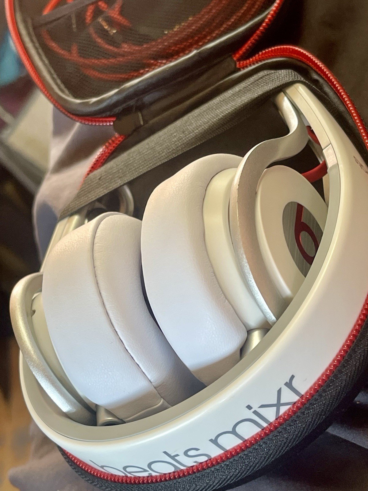 Beats Mixr Mixer Dj Professional Wired Headphones with Case White ⚪️ And ?