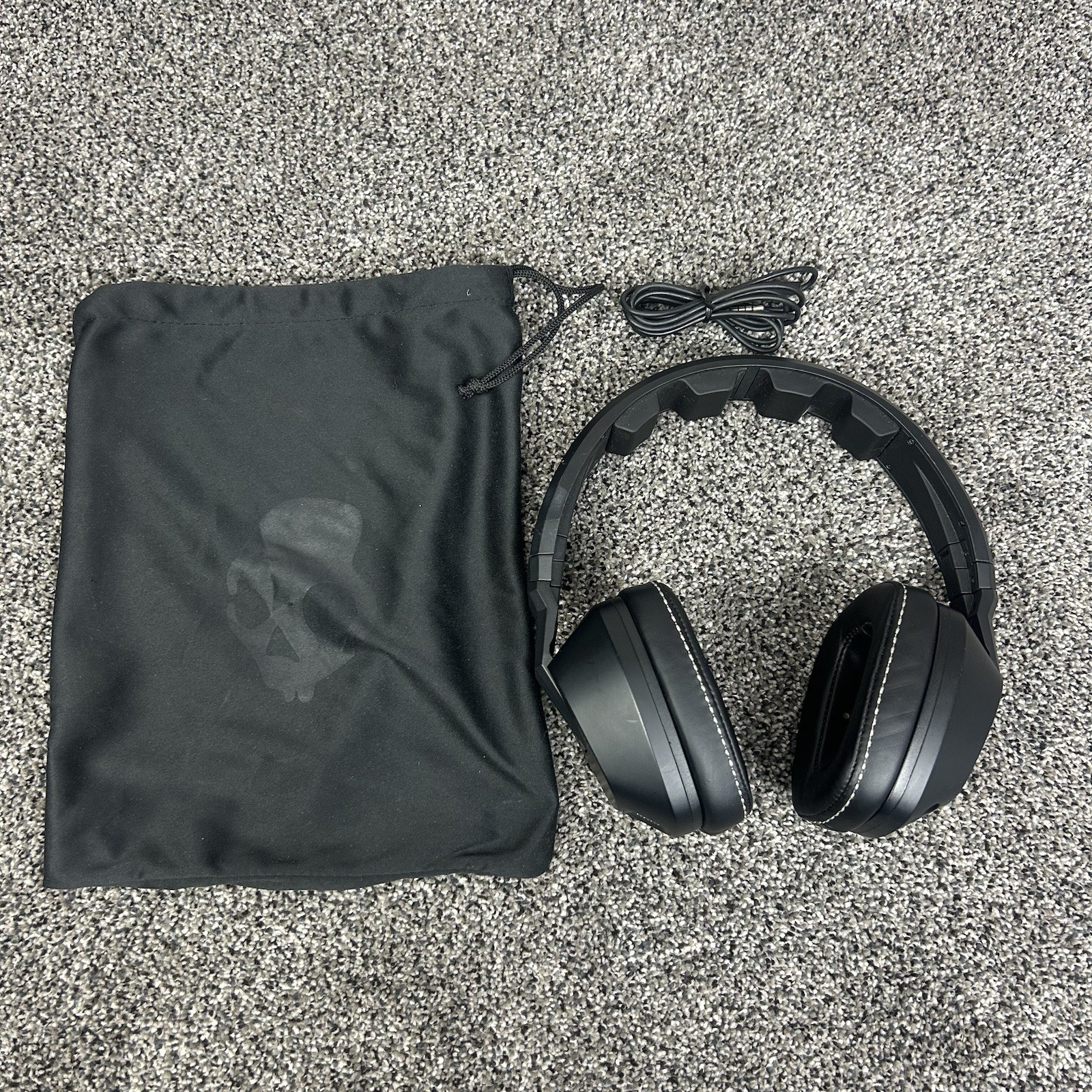skullcandy headphones crusher Black Over the Head Wired with Carrying Sleeve