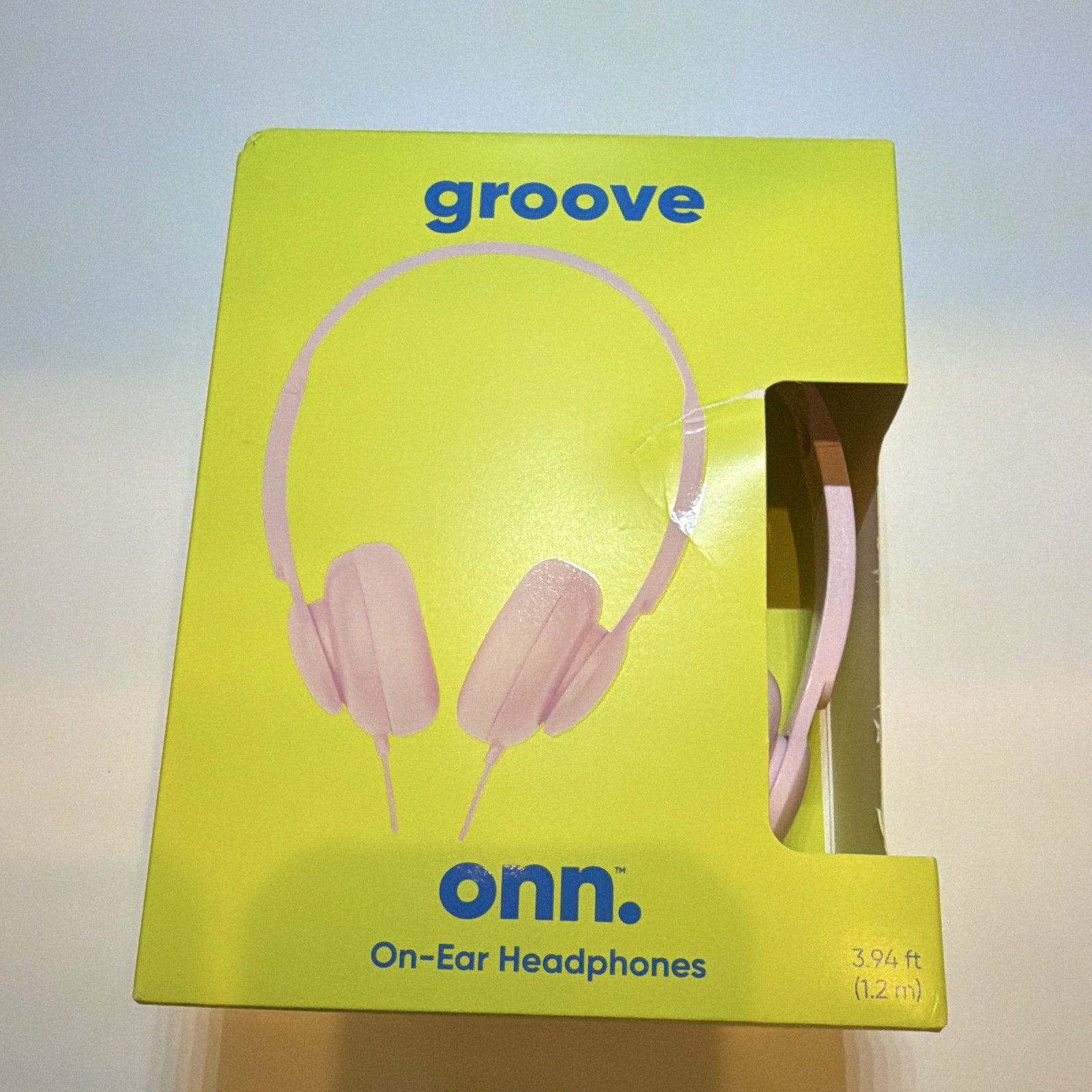 onn. groove Pink On-Ear Headphones Adjustable Lightweight 3.5mm AUX 3.94ft