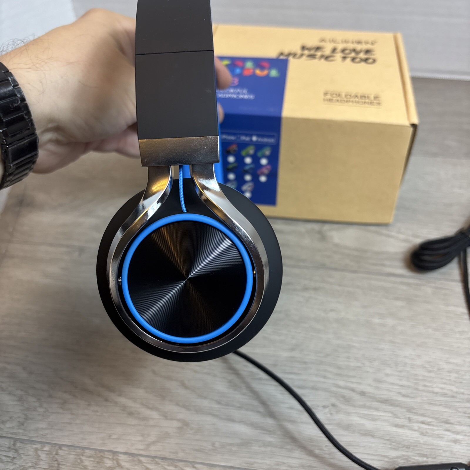 AILIHEN C8 Wired Headphones with Microphone Volume Control Folding Lightweight