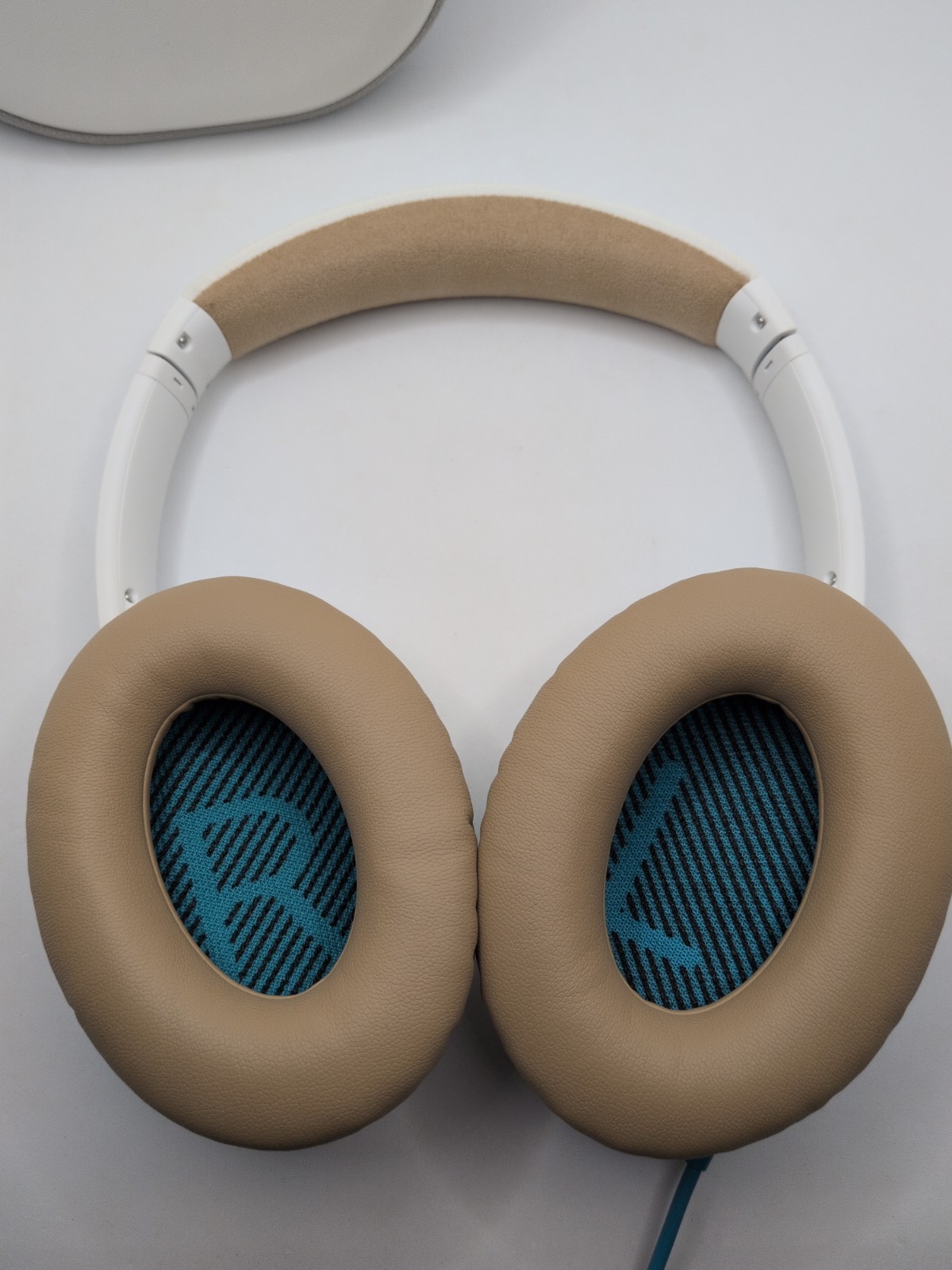 Bose QuietComfort QC25 Headphones Wired Noise Cancelling White Case Tested