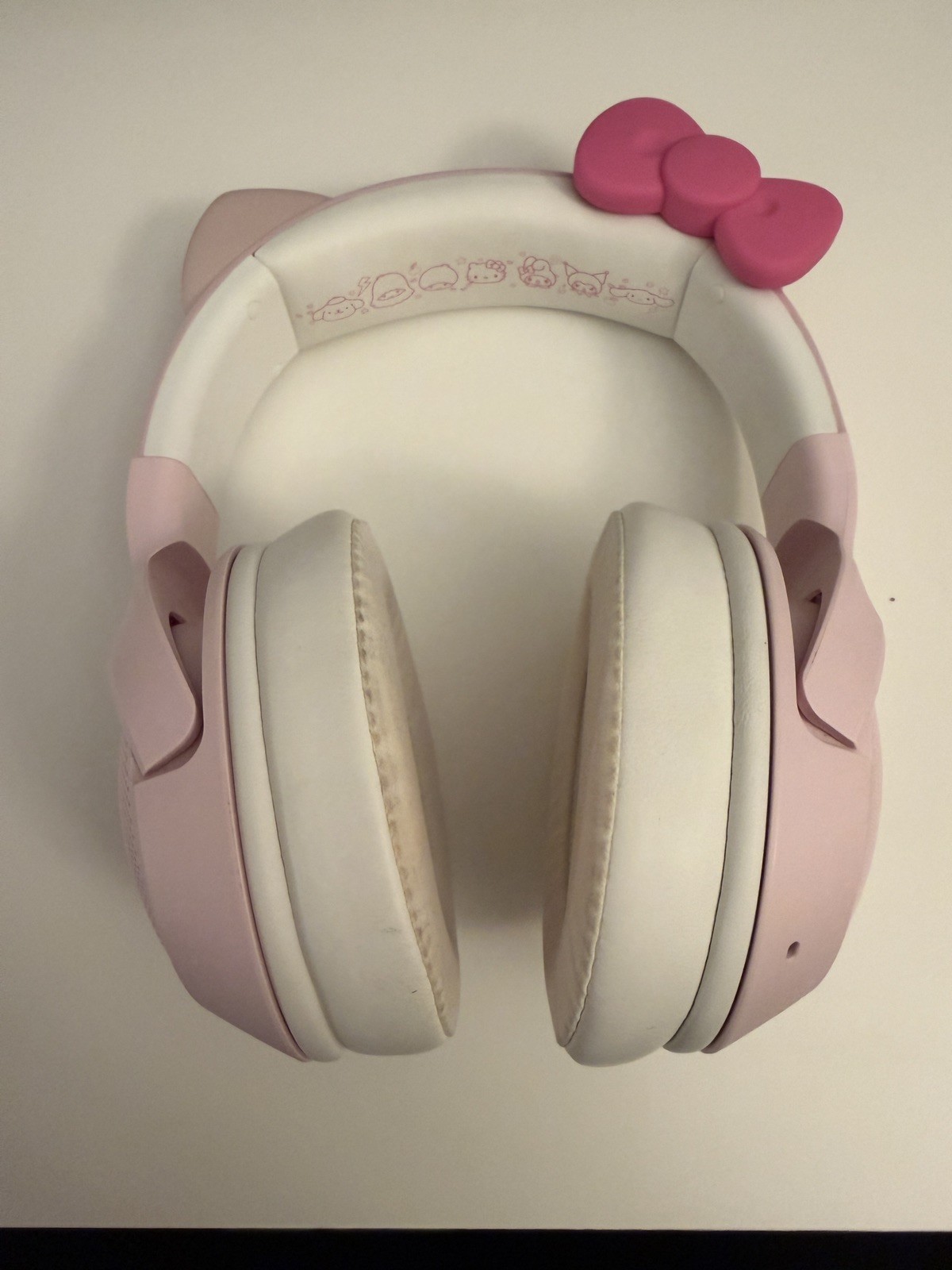 Razer Kraken Kitty V2 BT Wireless RGB Headset – Hello Kitty Edition