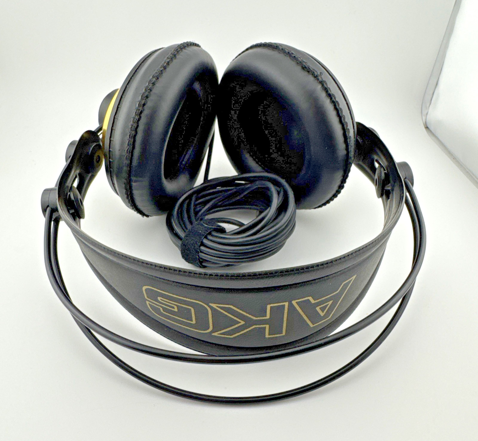AKG K240 Studio Monitoring Headphones Semi Open Back TESTED WORKING