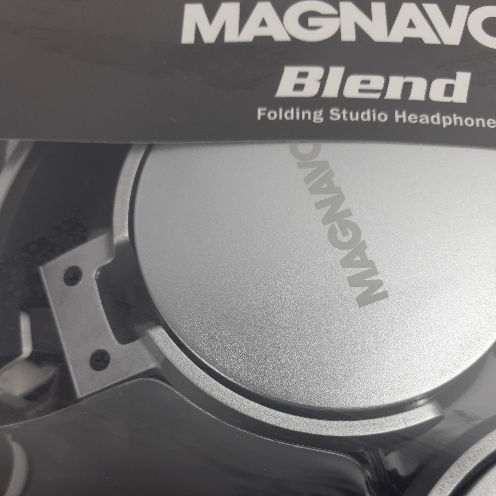 Magnavox Studio Headphones, Foldable, New In Box Grey 32mm