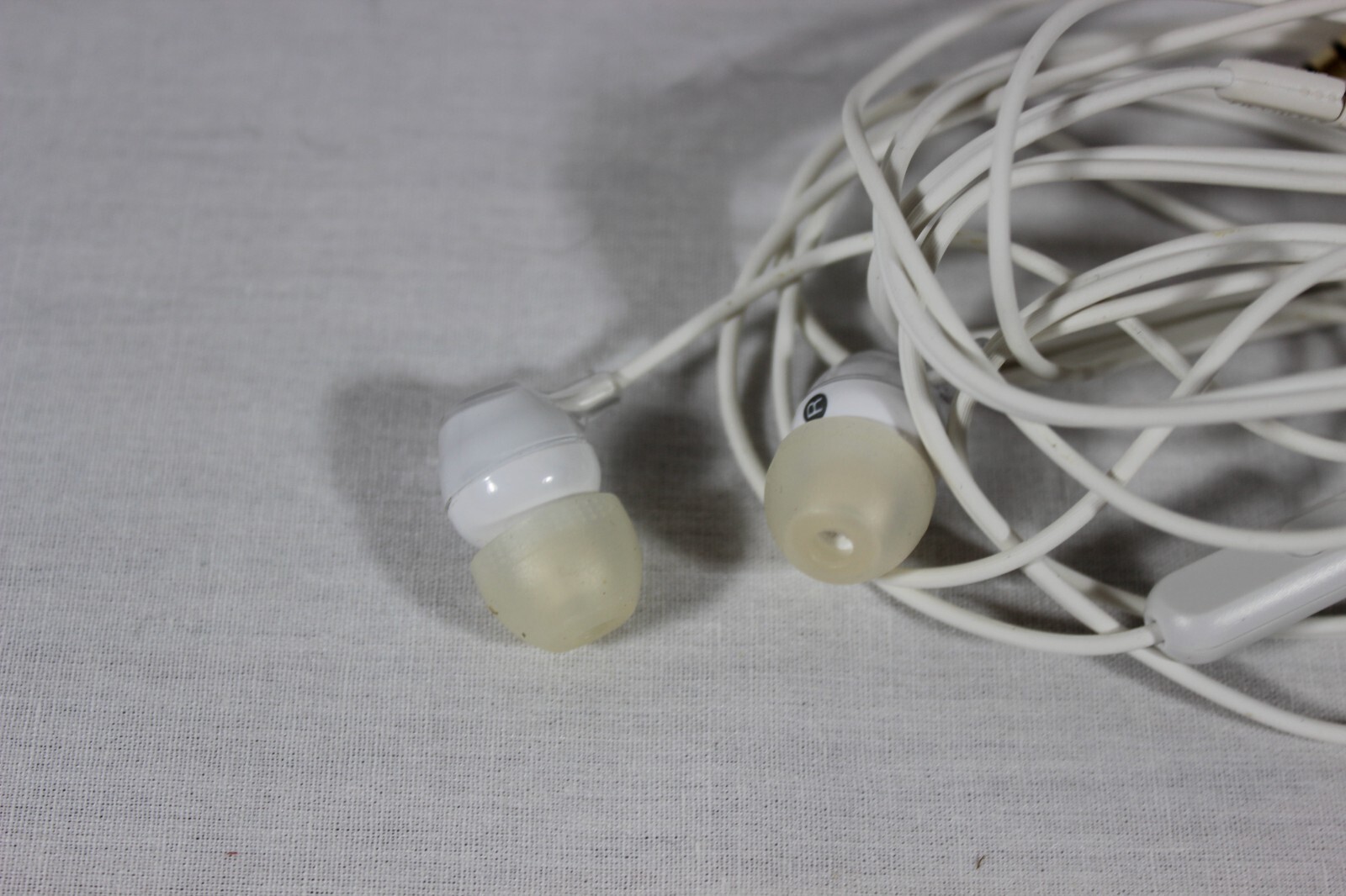 NEW GENUINE SONY MDR-EX14AP WHITE EARBUD HEADPHONES MDREX14AP MICROPHONE MA