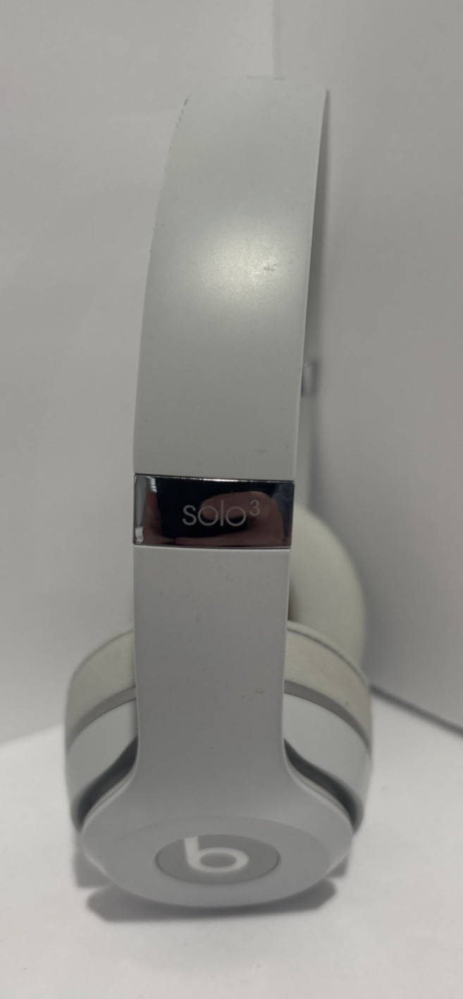Beats Solo3 Wireless Bluetooth Headphones Matte Silver On-Ear